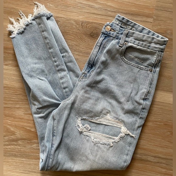 American Eagle Curvy Mom Jeans - Picture 2 of 13